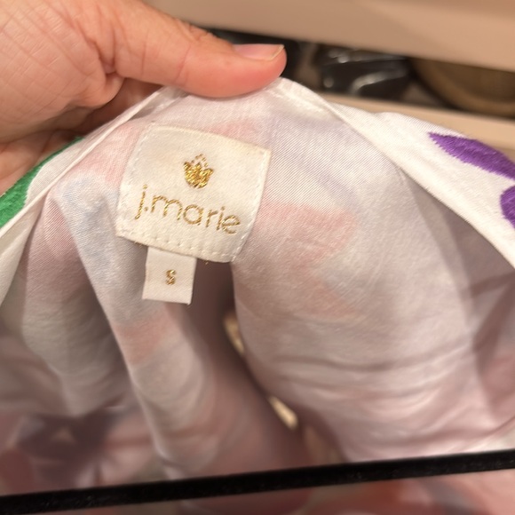 Top - Picture 3 of 3